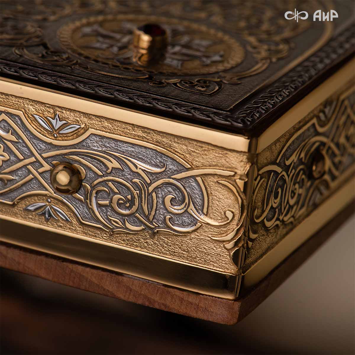  Икона в окладе Святой великомученик Георгий Победоносец, Артикул: 39177 - Компания «АиР»