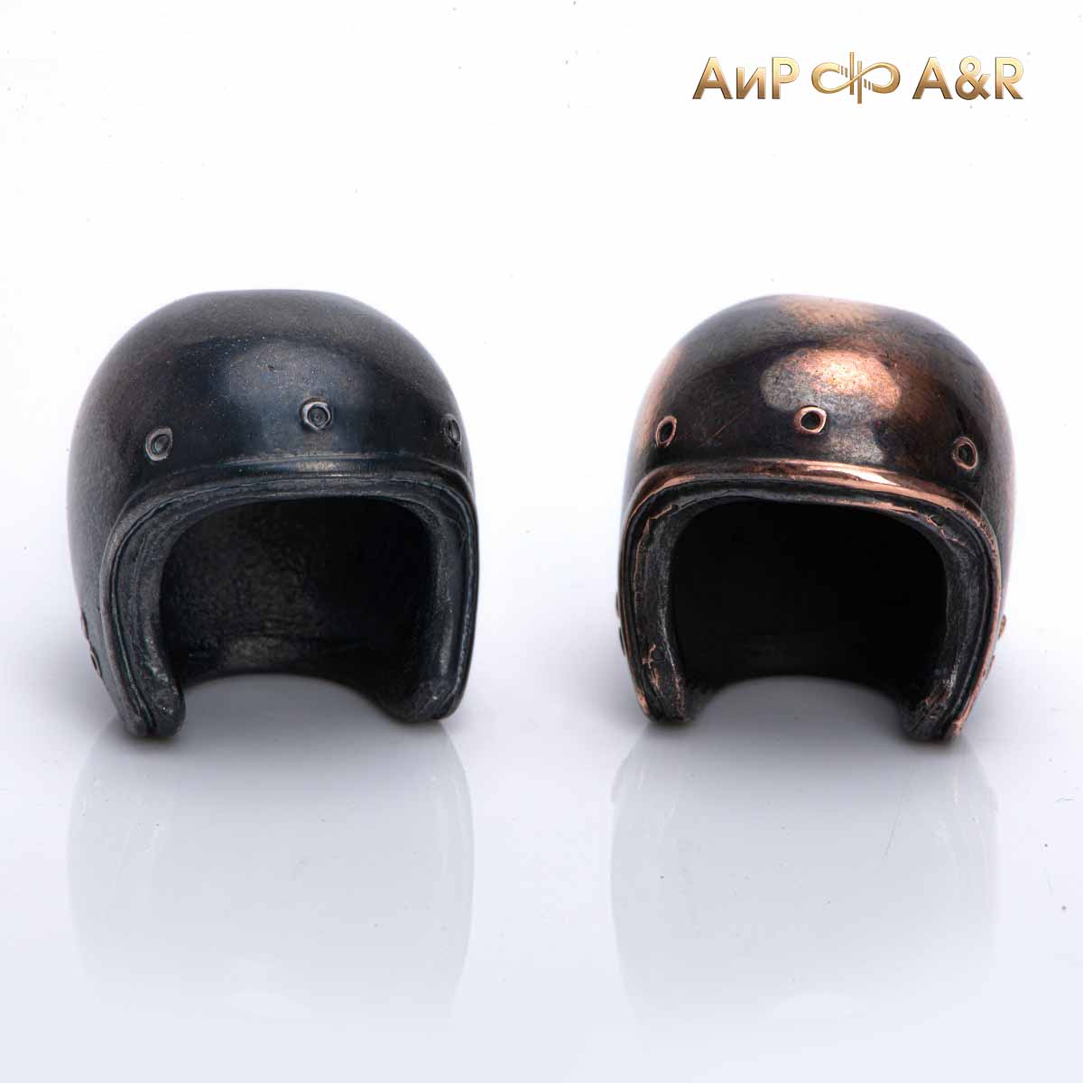 Бусина на темляк Мотошлем (литье, латунь, патинирование меди) - Компания «АиР»