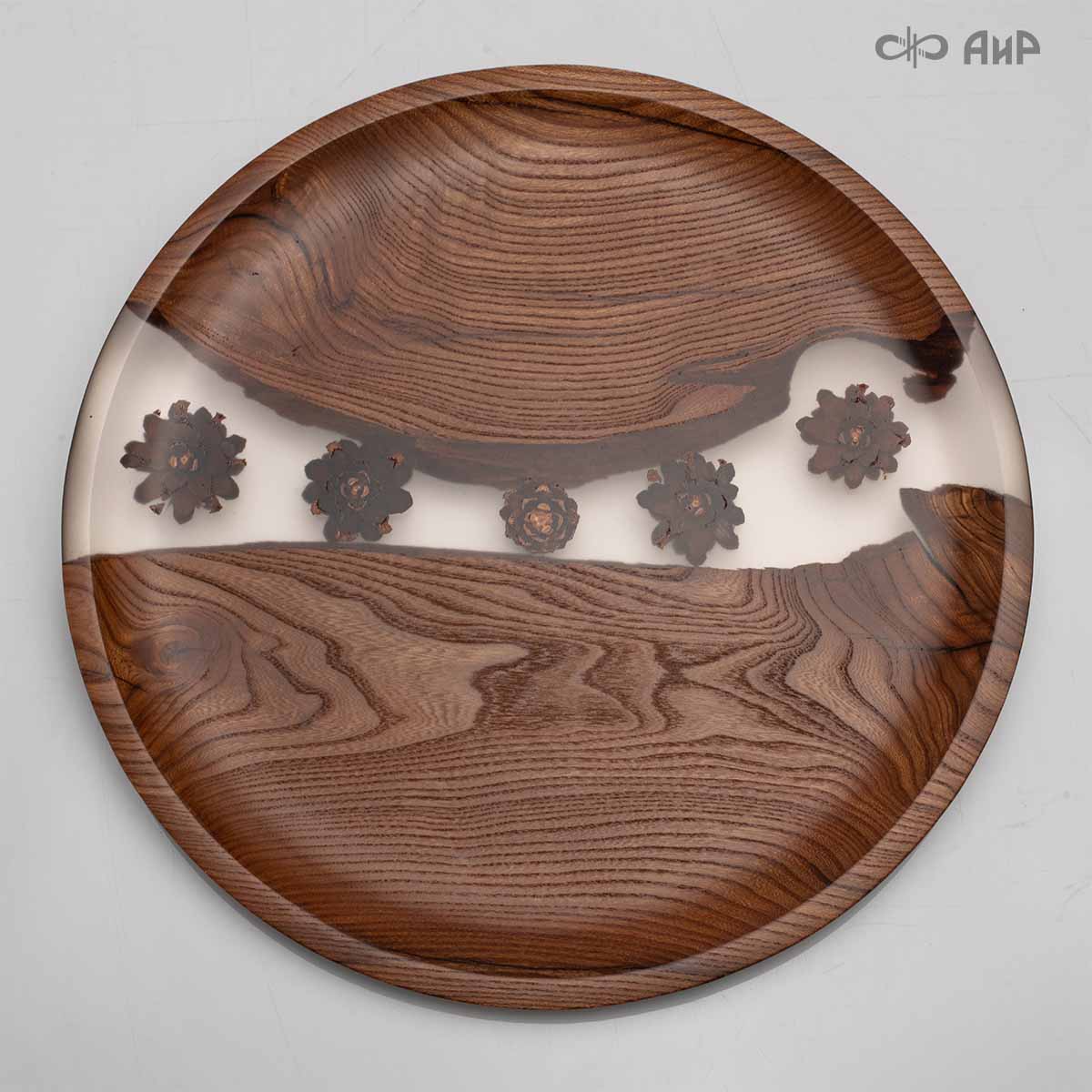 Тарелка Таганай, кап карагача, с шишками сосны, 35 см - Компания «АиР»