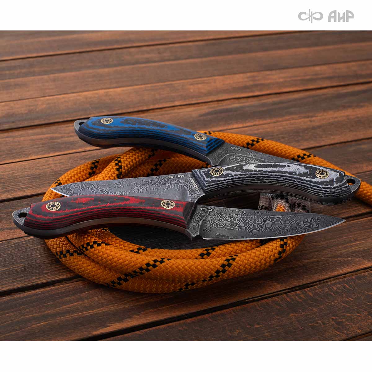 Шейный (карбон зебра красный, мозаичные пины) дамасская сталь ZDI-1016 - Компания «АиР»