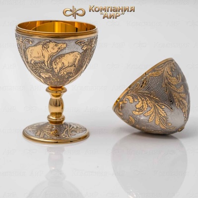 Яйцо сувенирное Лесные кабаны с синей шпинелью, Артикул: 32134 - Компания «АиР»