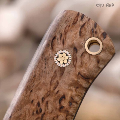 Стриж (стабилизированная карельская береза натуральная, латунная втулка) дамасская сталь ZDI-1016, узор "ступени" - Компания «АиР»