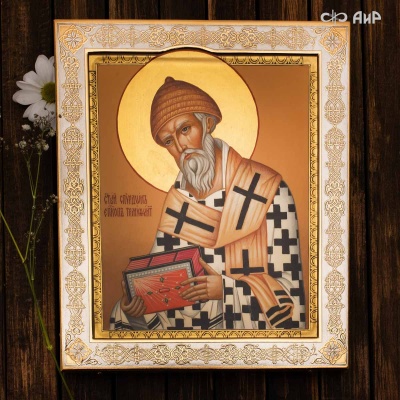  Икона в окладе Святой Спиридон Тримифунтский Артикул: 37686 - Компания «АиР»