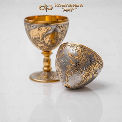 Яйцо сувенирное Лесные кабаны с синей шпинелью, Артикул: 32134 - Компания «АиР»