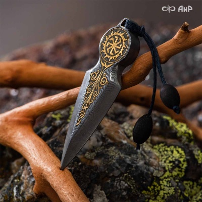 Подвеска-нож Древо жизни, карбон, дамасская сталь ZDI-1016, золото, Артикул: AF0000019779 - Компания «АиР»