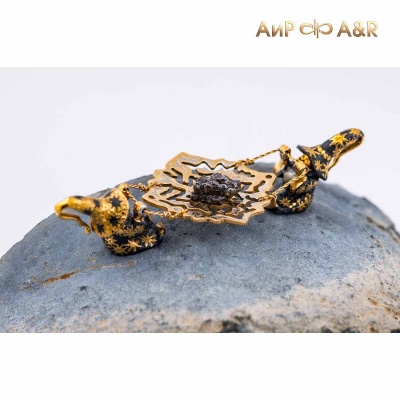 Сувенир Звездочеты, голубой агат, Сихотэ-Алинский метеорит, Артикул: 36899  - Компания «АиР»