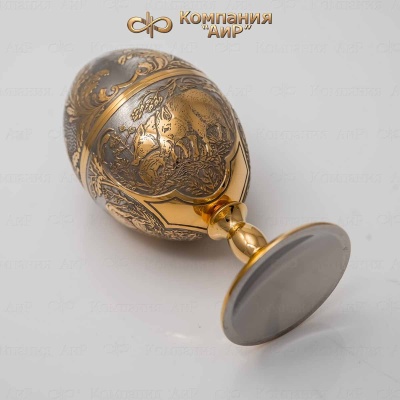 Яйцо сувенирное Лесные кабаны с синей шпинелью, Артикул: 32134 - Компания «АиР»