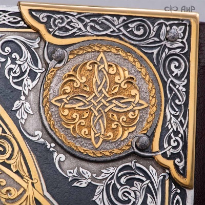 Святое Евангелие в окладе, Артикул: 39105 - Компания «АиР»