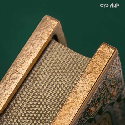 Коран на арабском языке в окладе с зелеными алпанитами, в коробке с декоративной накладкой , Артикул: 39178 - Компания «АиР»