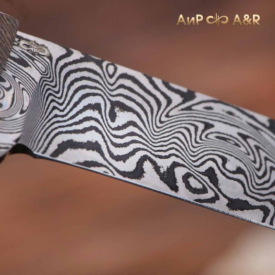 Стриж (стабилизированный платан черный, мозаичные пины, фибра), дамасская сталь ZD-0803, узор большая роза - Компания «АиР»