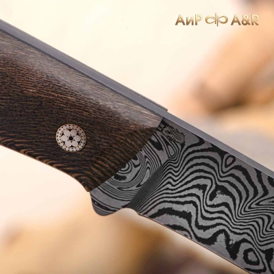 Стриж (стабилизированный платан черный, мозаичные пины, фибра), дамасская сталь ZD-0803, узор большая роза - Компания «АиР»