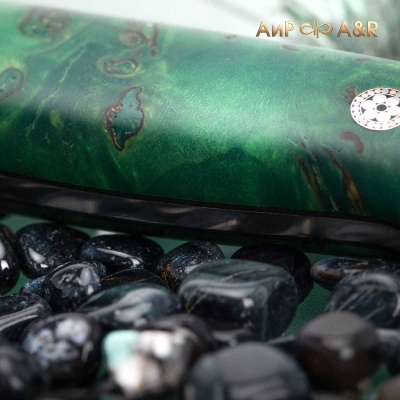 Стриж (стабилизированный кап тополя зеленый, фибра, мозаичные пины) дамасская сталь ZDI-1016, узор ступени - Компания «АиР»