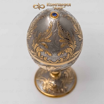 Яйцо сувенирное Лесные кабаны с синей шпинелью, Артикул: 32134 - Компания «АиР»