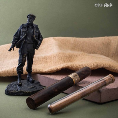 Композиция Фидель с сигарой, ореховый кап, дамасская сталь ZDI-1016, Артикул: AF0000025163 - Компания «АиР»