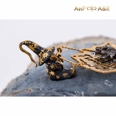 Сувенир Звездочеты, голубой агат, Сихотэ-Алинский метеорит, Артикул: 36899  - Компания «АиР»