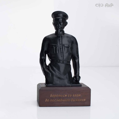 Статуэтка Железный Феликс (Каслинское литье), Артикул: AF0000025195 - Компания «АиР»