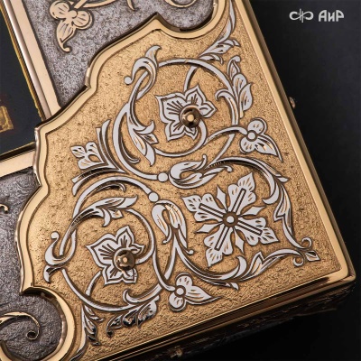 Икона Божией Матери Всецарица (Пантанасса) в окладе и киоте, Артикул: 39149 - Компания «АиР»