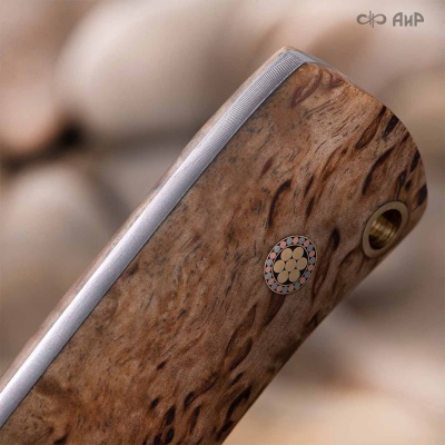 Стриж (стабилизированная карельская береза натуральная, латунная втулка) дамасская сталь ZDI-1016, узор ступени - Компания «АиР»