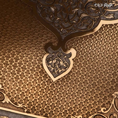 Коран на арабском языке в окладе с зелеными алпанитами, в коробке с декоративной накладкой , Артикул: 39178 - Компания «АиР»